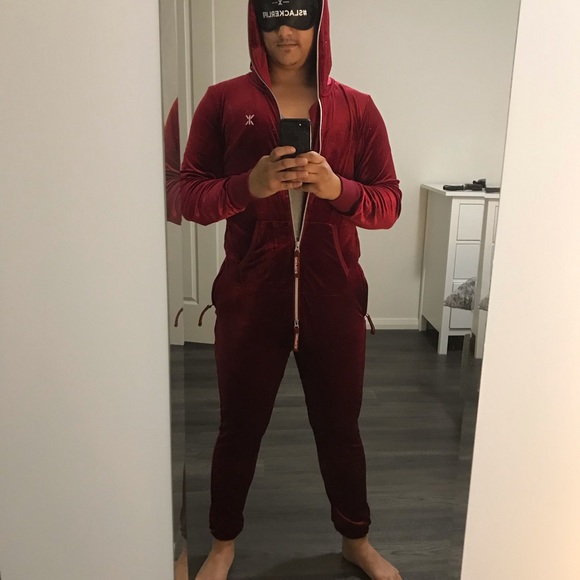 ONEPIECE original red velour onesie - Picture 9 of 15